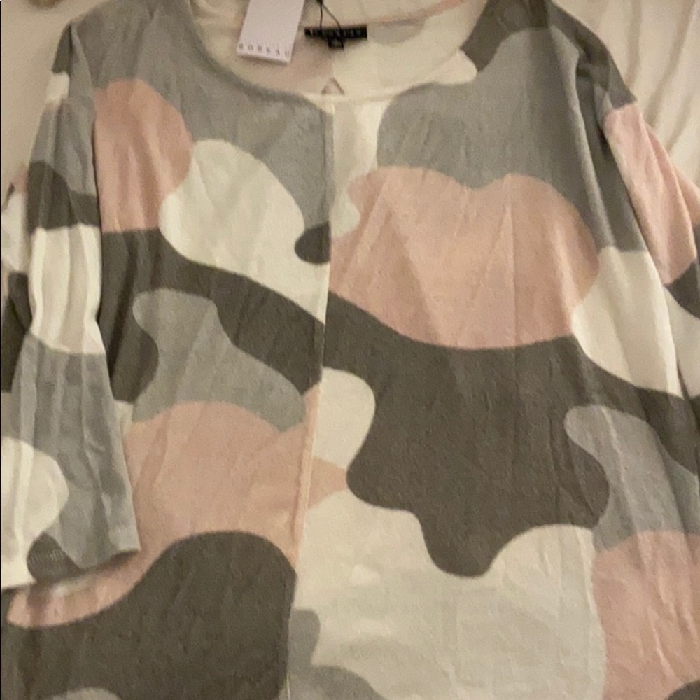 3/4 sleeve camo print shirt